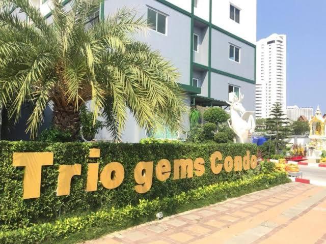 Trio Gems Condo Near Beach And Food Market Haat Jomtien Eksteriør bilde